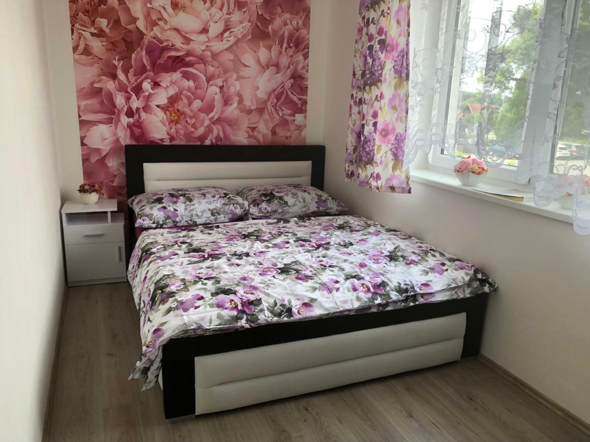 Apartman Na Lukach - Kopretina Trebon Bagian luar foto